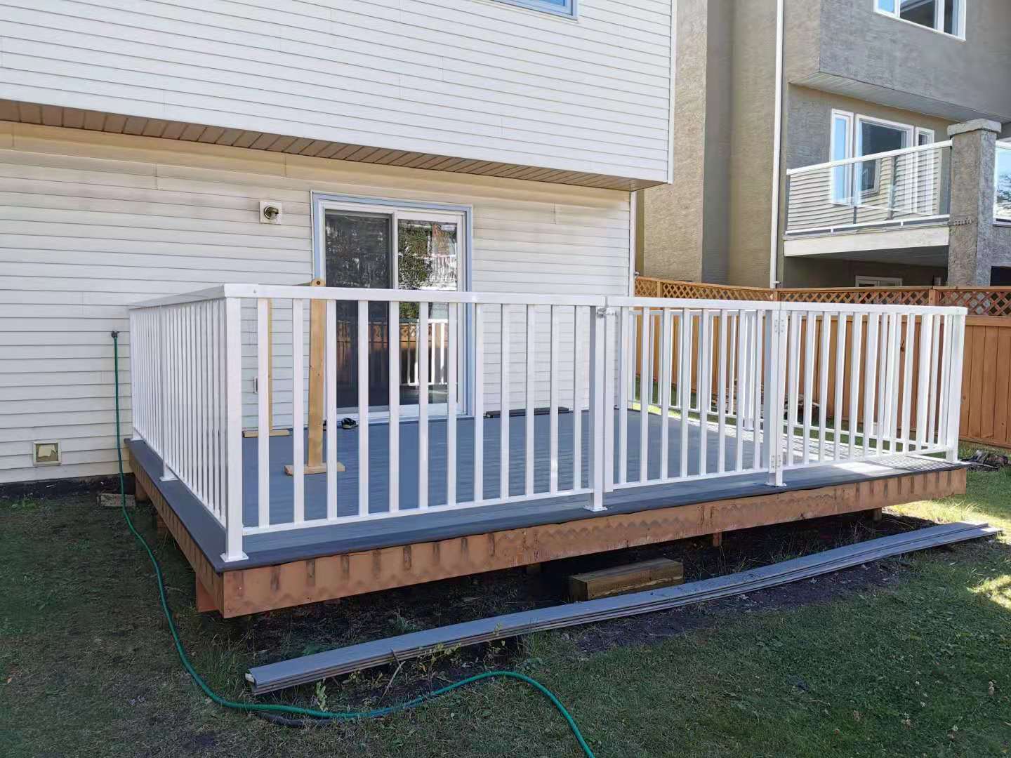 Custom Welded Railings - Universal Deck & Rail Ltd.